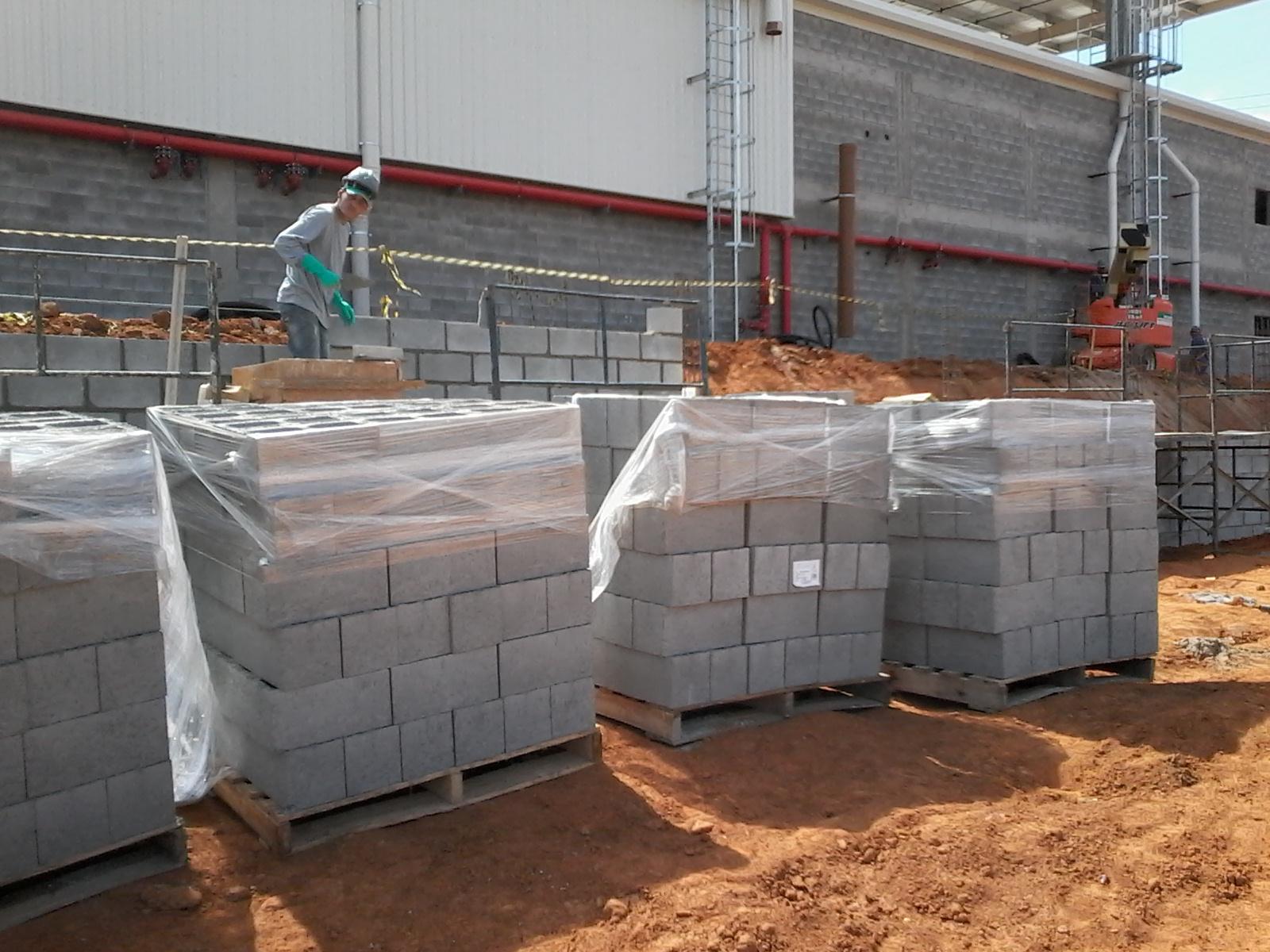 Blocos de Concreto - 19x19x39 Blocos de Concreto - 19x19x39